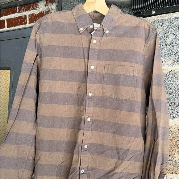GAP Other - GAP Men's Casual Brown Striped Buttondown